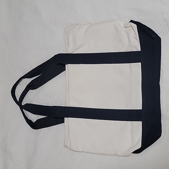 Classic Unique Only One Shoulder Tote Bag Cream Beige Navy with 2 Front Pockets - Picture 1 of 9